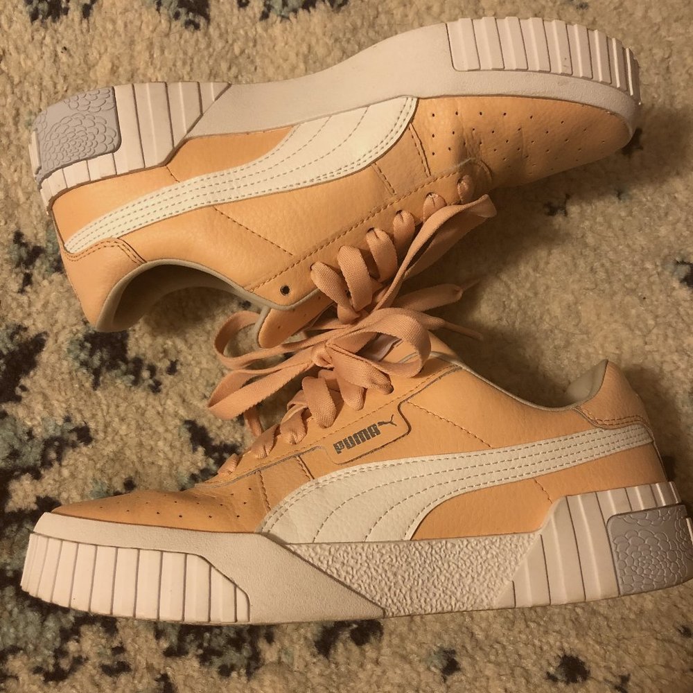 Coral Puma Cali Girls Grade School Size 6